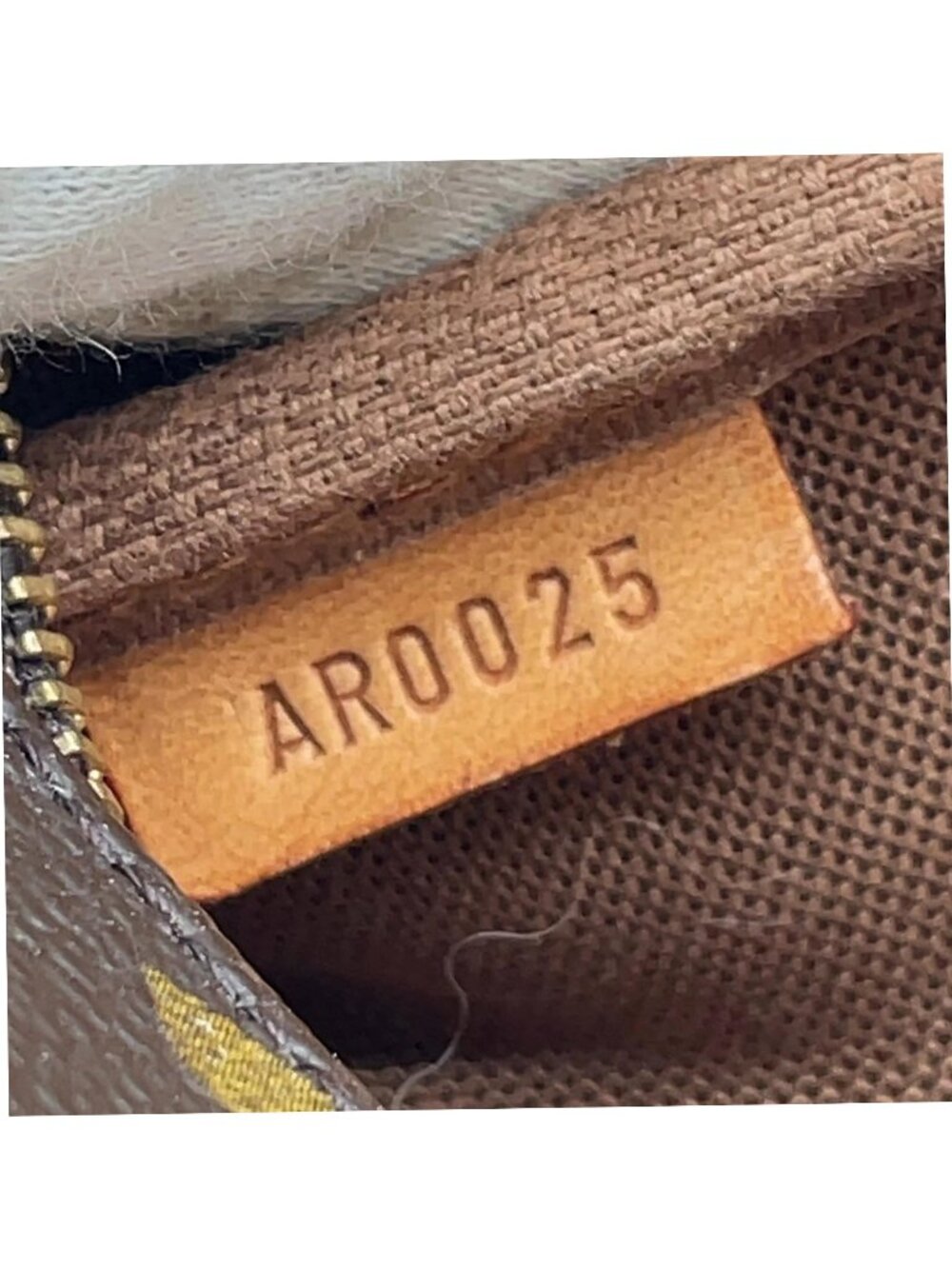 Authentic Louis Vuitton Pochette Accessoires Monogram Canvas Shoulder Bag - Picture 12 of 16